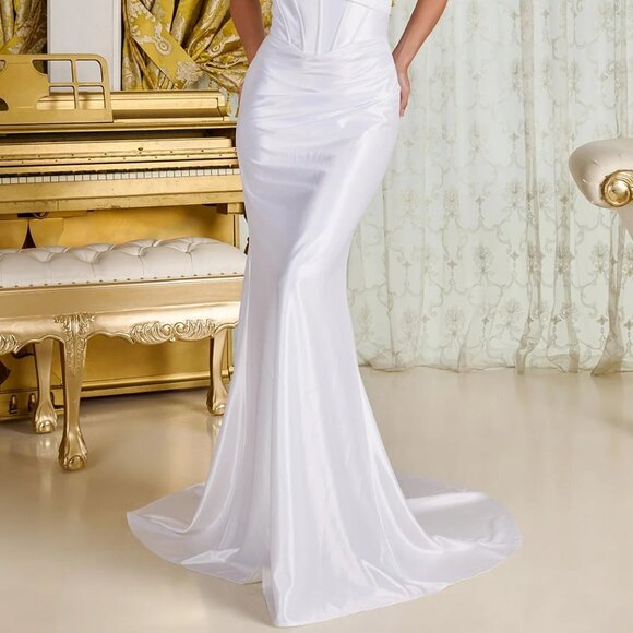 New Strapless Off White Bridal Gown w/ Semi Boat Neck & Lace Up Back GL3717 - Picture 9 of 14